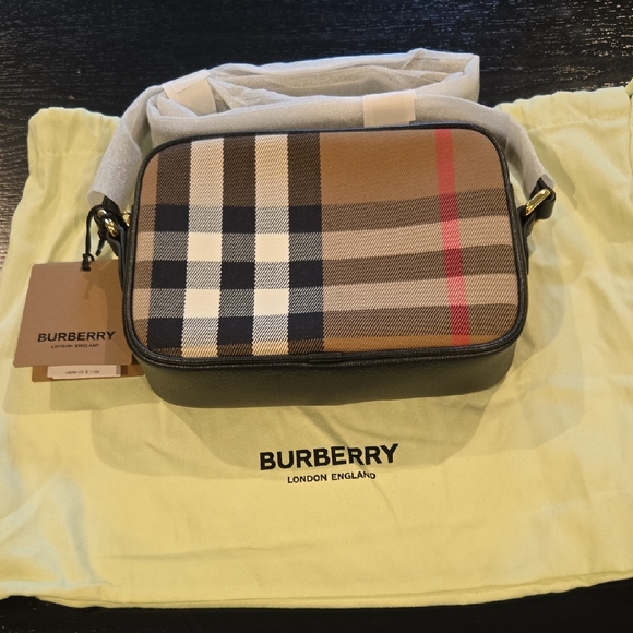 NWT! Burberry Small Camera Bag - Picture 1 of 6